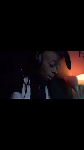 Stop calling my phone video #outnow @youtube song drops 9/23 Hood Poetry true story no cap in my rhymes 💪🏽🔥💰🦍 #poetry #explore #rap #music #instagamer #viral #reels #tiktok #youtube #hiphop #trendingreels #bars #freestyle #support #promo #marketingdigital #views #nocap #yungbleu #boosie #talent #fbreels #latrobe #lasvegas #texas #atlanta #miami #mymixtapez #livemixtapes | A1thehookgod