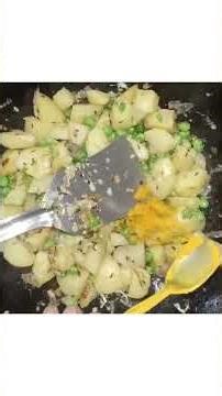 #Desi aalu mater ki sabji #spices #desifood #masala