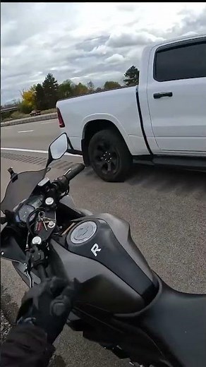 Biker removes ladders from highway before drivers get hurt 👏 (via jieryujin/ig)