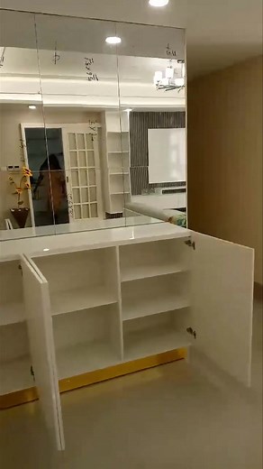 Aplicação de espelho 🪞 e produção amparadores! Call Center:930092844 Watssap: 930092844 | Nsuami Construtora