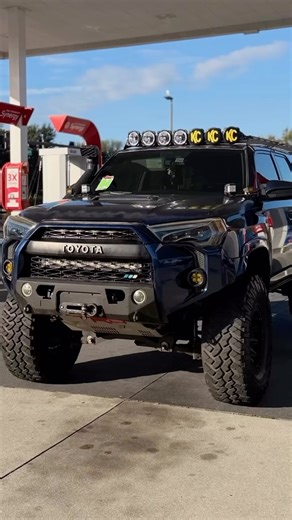 Jose Leonardo on Instagram: "Corte viper al bumper 4runner 🫦 🔥☄️🔥☄️🔥☄️mejoras.Viper cut to the 4runner bumper 🫦 🔥☄️🔥☄️🔥☄️improvements #usa #mud #viral #toyota #4x4 #ia #overland #florida #4runner #orlando #offroad #4runnertrdoffroad #jeep #mundo #world #videos #auto #truck"