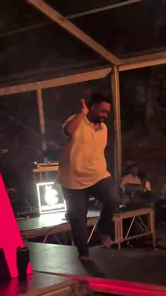 හදිසියේ පොඩි break එකක් set උනා 😅 බලන්නකො මේ dance එක කොහොමද කියලා 🤣 ඊයේ AIA අවුදුරු event එකේ පොඩි video එකක් දාන්නම්… 🎥 ඉක්මනට බලන්නකෝ 😉🔥 Likes, comments & share පාරකුත් දාන්නකෝ බලන්න #BelieverBand #BelieveSL #LiveBandSriLanka #SriLankanBands #LiveMusicLK
