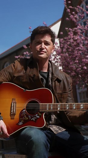 The crowd was singing Wonderwall — The Script reaction