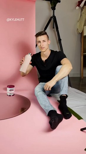 Amazing ideas for shooting an advertisement for any product in a professional way❤️♥️ Beauty Tips, #SkincareRoutine, #MakeupInspo, #GlowUpChallenge, #Natural Beauty, #Beauty Hacks, #SelfCareSunday, #OrganicSkincare, #Cruelty #BeautyCommunity | افكار وتصميم الصور Ideas and designs pictures