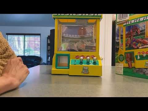 Claw Machine Game Candy Grabber & Prize Dispenser Vending Machine Toy Review, Fun but… the sound c