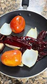 Salsa with a touch of Guajillo chili #recipe #gordoconsazon #salsas