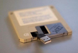 3.5 Inch Floppy Disk Turned Into USB Drive