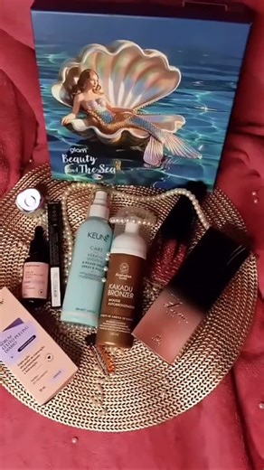 Bruna Valadão 🌹 on Instagram: "A glambox já chegou em 2026 com tudo! Encantadora, fascinante e irresistível 🧜‍♀️ A edição glam beauty and the sea ( A beleza e o mar) está perfeita e mais perfeito que isso é adquiri lá com desconto não acha? Com meu cupom BRU19 você tem até 25% off em qualquer assinatura! E agora você pode fazer pagamento via pix! 🤌🏻 Você recebe em casa e produtos selecionados totalmente para você! Quer saber mais? Chama no direct Ps: minha glambox é premium, que só vem com m