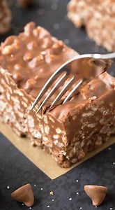 Homemade Crunch Bars — Just 3 Ingredients & Seriously Addictive! Crispy, crunchy, chocolatey goodness you can whip up in MINUTES! These homemade crunch bars taste even better than store-bought and require zero baking. Perfect for snacking, gifting, or satisfying that chocolate craving fast! #HomemadeCrunchBars #EasyDesserts #NoBakeTreats #ChocolateLovers #SweetSnacks #DessertReels | Daily Recipes