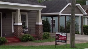 Real estate expert offers tips for buyers and sellers in hot market