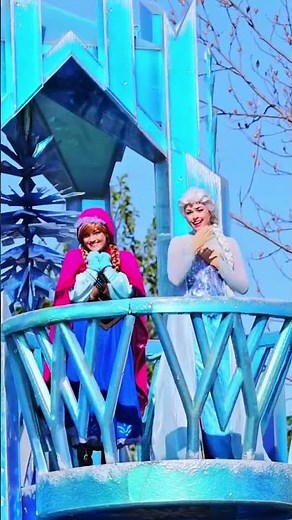 “Let it go! Let it go!”disney #disneyworld #themepark