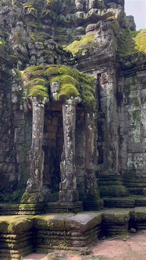 The northern gate of Angkor Thom city complex during the green season Siem Reap Cambodia 🇰🇭 | Siem Reap Guide Khmer Thai English