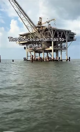 Exploring Cargo and Oil Rigs in Rust Gameplay