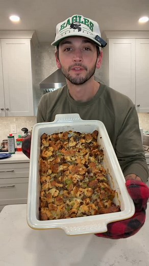 62K views · 831 reactions | Stuffing Recipe! An easy, cheap, quick and DELICIOUS recipe to save you some time this Thanksgiving! #thanksgiving #stuffing #goodfood #quickrecipes #recipes #easyrecipes #quickdinner #cookwithme #cooking #howtocook #kitchen #kitchenhacks #howto #cheap #cheapdinner #cheaprecipes #privatechef #chef #homecooked #homecooking #homecookedmeal #cookingtutorial #dinnerideas #homecook #chef #homechefs #easymeals #goodfood #delicious #tasty | Therecessionchef | Facebook