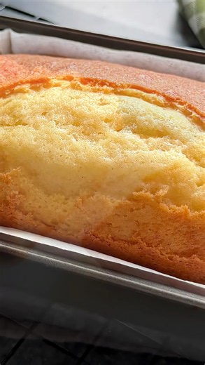 A delicious vanilla cake everyone will love
