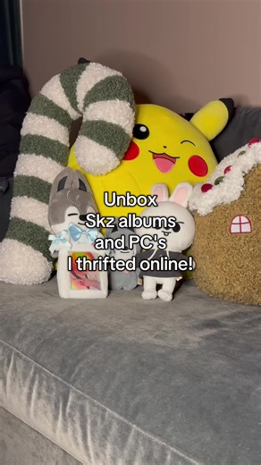 This one has been sitting in my camera roll for months 🙈 I thrifted some @Stray Kids albums and photo cards online and wanted to show them to you! 🩷🫶🏻 I got them cheap and mostly bc I wanted the photocards, and I could only find them in albums at that time. But I really didn’t mind getting the albums too. 💁🏻‍♀️ #unboxing #straykids #oddinary #kpopalbum #skz