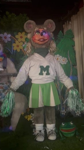 Mitzi Mozzarella at Billy Bob’s Wonderland!