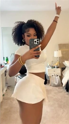 On ￼today’s episode of Random entertainment 😂