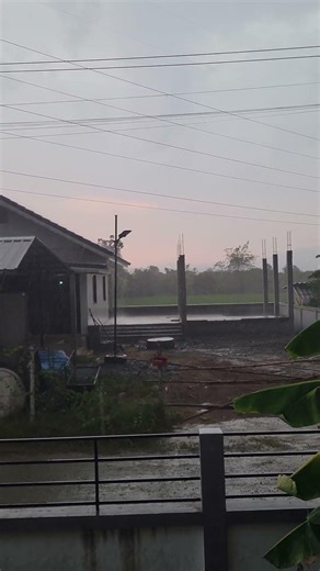 first rain in almost 5 months #chiangmai #thailand #rain