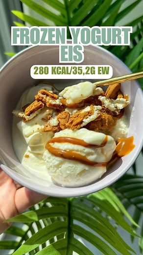 Mona.S. Steeger | Protein-Joghurt-Eis 🍦 Nährwerte ganzer Becher ⬇️ - Kalorien: 280 kcal - Kohlenhydrate: 17,8 g - Eiweiß: 35,2 g - Fett: 5,9 g (Die... | Instagram