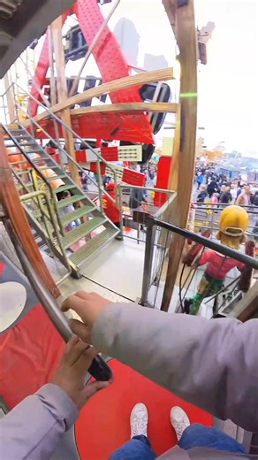 Krumm & Schief Bau Funhouse🎡🇩🇪 #FunHouse #kirmes #funfair #ferias #kermis #carnival #Attraction #freizeitparkatuell #ride #feteforaine #volksfest #jahrmarkt #rummel #roblox #robloxfyp #strangerthings #bonn #germany #kids #family #reelsviralシ #lunapark #amusementpark #parcodivertimenti | FreizeitparkAktuell