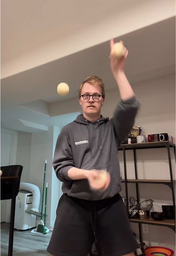 Mastering Juggling Techniques for All Skill Levels