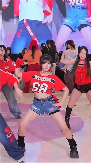 Kpop in public KATSEYE “Internet Girl”