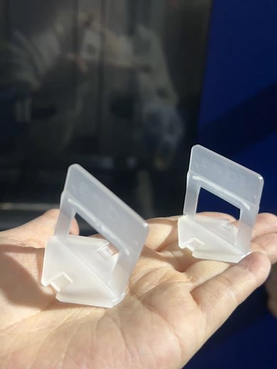 32-Cavity Leveling Device for Injection Molding Machines