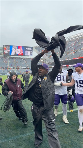 Brian Flores FIRED UP After Vikings Win Over Bears 🔥