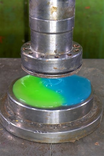 Hydraulic press crushing slime