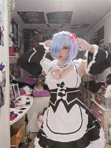 me gusta el movimiento de la falda #rezero #rem #cosplay #animefyp #fypシ゚viral🖤tiktok