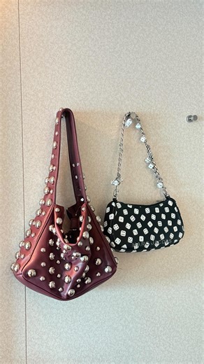 Sara Fedz | Everyone needs a giant safety pin in their purse at all times says me!!! | Instagram