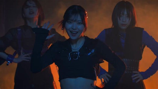 Juice=Juice 20th「盛れ！ミ・アモーレ」からHello! Projectに興味を持った人は同じく山崎あおいさんが作詞のアンジュルム 34th「美々たる一撃」にも興味を持つのかな…