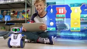 Blok kodlama tabanlı Cyber Talk robot ücretsiz uygulaması ile uzaktan ses kaydetme ve kaydettiğin ses üzerinde oynayabilmek imkanı veriyor. Bilim ve eğlence. #clementoni #clementoniturkiye #gelecekçocukların #gelecekiçinoyna #stem #kodlama #robotij #cybertalk #8+ | Clementoni | Facebook