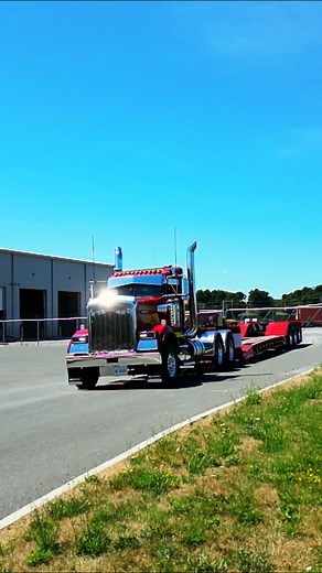 🤏🤏, Huge thanks and congratulations to Gemmill Sand & Gravel out of Snow Road Station, ON, on picking up their brand new custom Lowbed 💪🔥 We appriciate your business!🤝 This Lowbed comes with: 75HD Gooseneck with aluminum checker plate cover. 60HD ECLD Deck 24' long, 9' wide 3 axles 54" spread Crusher screen up middle of deck Crusher screen at front Under-deck storage Fixed rearbridge with fixed ramps. Wood platform Extra penny lights in bolsters on RB —————————— 🚛 | Premium Quality Enginee