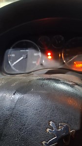 El exorcismo del 307 hdi Vino endemoniado pero de apoco lo estamos reparando ! Varios cableados en corto , varios codigos de error no arrancaba , tenia sobre presion en la rampa entonces arrancaba y quedaba golpeando , la bsm no alimentaba al f2 de la bomba del tanque , un diagnostico duro largo y extenso pero al fin ya estamos cerca a terminarlo , y compartire con ustedes todos los datos de mediciones y valores y cual fue la.solucion a cada problema ! #peugeotargentina #HDI #fallas #autos #meca