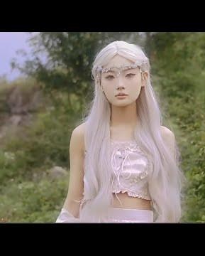 Amputated fashion model, happy life with one arm #amputee