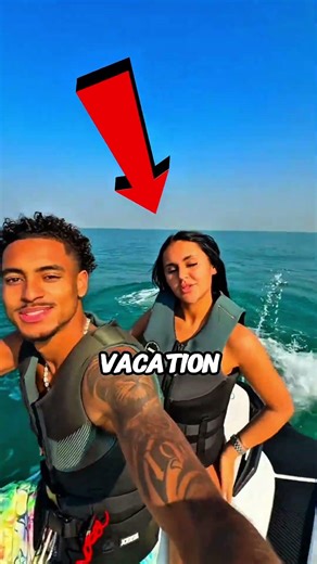 She Gave Up Her Seat… But What He Was Holding Changed Everything 😳