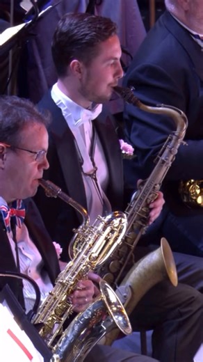 Last Night of the Proms 2025!! Wow, what a truly unbelievable experience performing with the @bbcsymphonyorchestra alongside @brianmayforreal @rogertaylorofficial @alisonbalsom @itselimchan @soladeinde @billbaileyofficial @louisealdersop @bbc_singers #BBCProms | Jonny Ford