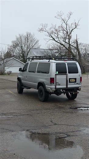 4x4 Ford Van Ready For St. Patrick's Day Storm 3-16-2026