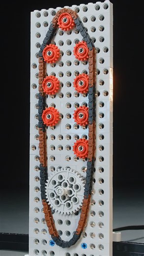 Doctor Engine on Instagram: "Chain Motion with LEGO Gears #lego #legoinstagram #legogram #mechanic #engineering"