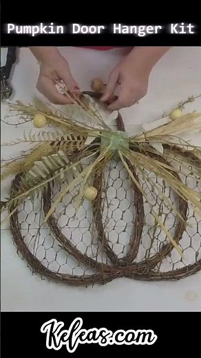 Pumpkin Door Hanger Kit | DIY Autumn Door Decorating Tutorial