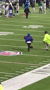 SPORTS ACTION: a Buffalo Bills fan makes a smooth move to evade security while attempting to celebrate with players after the team secured back-to-back division championships. She almost had em’. 📹 Jessika Schreiber | Niagara Action
