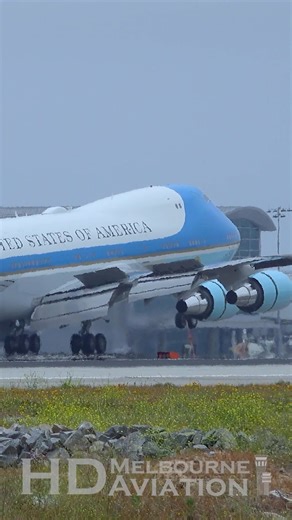 🇺🇸US President Joe Biden glides in on an Air Force One Boeing VC-25 (747-200) landing at Los Angeles LAX🇺🇸 The Airforce One Boeing VC-25 747-200 is coming in typical US style with a grand entrance 🫡👀 Love planes and seeing new aircraft’s? Follow for more epic aviation content! ————————————————————————————- #airforce1 #boeing747 #planespotting #aviationlovers #avgeek #aviationphotography #takeoff #phuket #astana #kazakhstan #flying #travel #instaplane #instagramaviation #reels #reelitfeelit