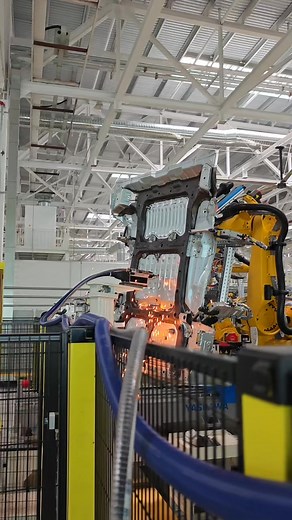 Industrial robots handle car chassis, automatic stud welder #automotive welding #automatic stud welder #New energy vehicles #Fanuc | Tom Huang Autorobo