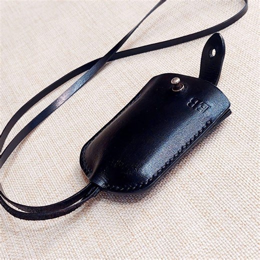 Personalized Leather Key Holder Necklace Handmade Vegetable Tanned Leather Keychain Custom Name or Initials Bag Charm Gift Bag Charm - Etsy