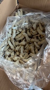 1M views · 6.4K reactions | Dziękujemy niezawodnej firmie Best Dog - Gryzaki Naturalne za dostarczenie naszym i waszym psiakom smakołyków podczas dzisiejszego eventu! 朗 oczywiście wielki karton gryzaków wylądował również w schronisku i każdy psiak dostał coś dobrego 殺 jednak nikt nie tańcował przy tym tak jak nasz labek Laki ❤️ zobaczcie sami! | Schronisko dla Zwierząt w Kaliszu - strona wolontariatu | Facebook