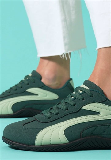Want the perfect pair this Valentine’s Day? Meet your sole mate at Williams in-store or online today! Happy shopping 🩷💙❤️ #williamsshoes #williams #perfectpair
