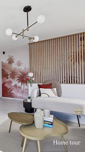 ✨ HOME TOUR FINAL ✨ Coucou ma team, Après plusieurs semaines de transformation, on y est enfin : je vous emmène dans le home tour complet de cette maison surélevée, pièce par pièce. 👉🏾On commence par une cuisine fleurie et fraîche, avec ses suspensions pleines de caractère (l’une d’elles fait même un clin d’œil à la couleur de la porte d’entrée 👀). 👉🏾Puis direction la première salle d’eau, existante mais entièrement rafraîchie avec un petit budget (comme quoi, pas besoin de gros travaux pou