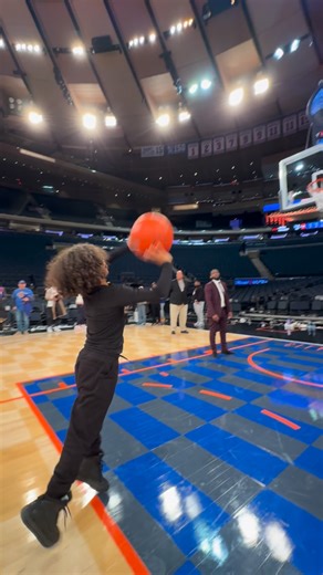 DJ KHALED on Instagram: "Famliy is everything and everything is for the family THANK YOU GOD 🤲🏽 and that’s on Everyting ! Happy holidays love blessings to all . @topoftherocknyc @rockefellercenter"